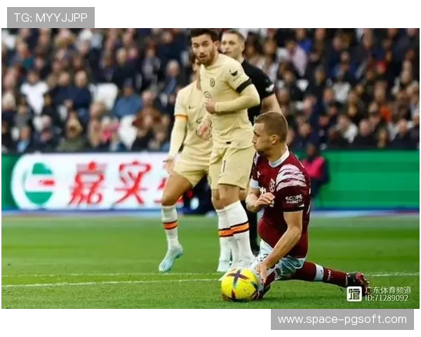 英超引入先进转播技术 VAR判罚准确性成新热点讨论